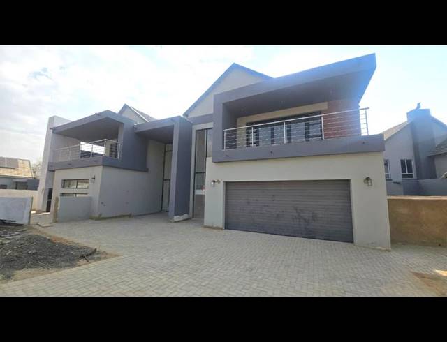 4 BEDROOM HOUSE FOR SALE IN MEERHOF